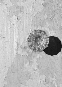 Doorknob-With-Old-Paint-01